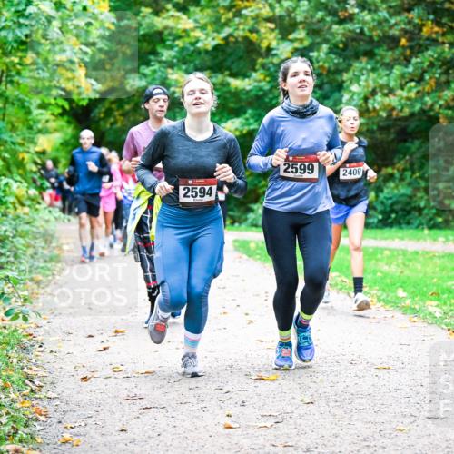 12.10.2025 - Bramfelder Halbmarathon 2025 Dr. Thomas Lammeyer http://msf.ph/oto/9349147 12.10.2025 10:29:47 Laufen 2594, 2599, 2409 meine-sportfotos.de