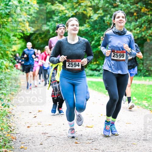 12.10.2025 - Bramfelder Halbmarathon 2025 Dr. Thomas Lammeyer http://msf.ph/oto/9349150 12.10.2025 10:29:47 Laufen 2594, 2599, 19 meine-sportfotos.de