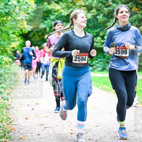 12.10.2025 - Bramfelder Halbmarathon 2025 Dr. Thomas Lammeyer http://msf.ph/oto/9349152 12.10.2025 10:29:47 Laufen 2594, 2599 meine-sportfotos.de