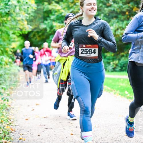 12.10.2025 - Bramfelder Halbmarathon 2025 Dr. Thomas Lammeyer http://msf.ph/oto/9349153 12.10.2025 10:29:48 Laufen 3, 34, 2594, 2599 meine-sportfotos.de