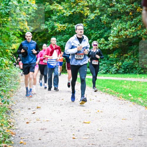 12.10.2025 - Bramfelder Halbmarathon 2025 Dr. Thomas Lammeyer http://msf.ph/oto/9349160 12.10.2025 10:29:49 Laufen 227, 2267, 2816, 295 meine-sportfotos.de