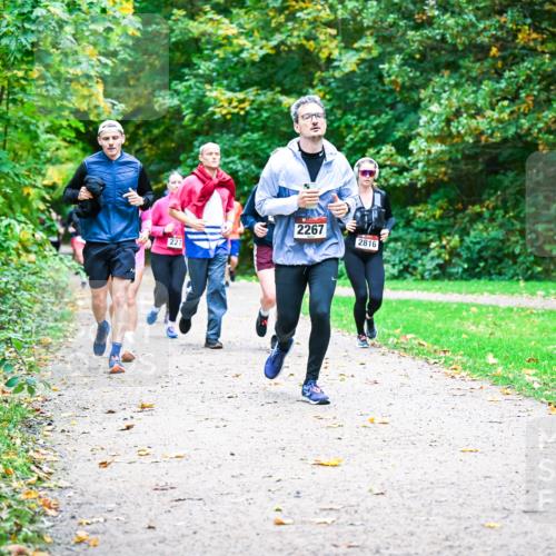 12.10.2025 - Bramfelder Halbmarathon 2025 Dr. Thomas Lammeyer http://msf.ph/oto/9349161 12.10.2025 10:29:49 Laufen 227, 2267, 2816 meine-sportfotos.de