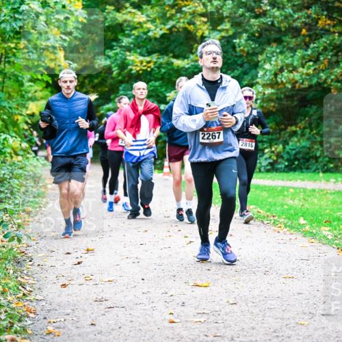 12.10.2025 - Bramfelder Halbmarathon 2025 Dr. Thomas Lammeyer http://msf.ph/oto/9349165 12.10.2025 10:29:50 Laufen 2267, 2816 meine-sportfotos.de