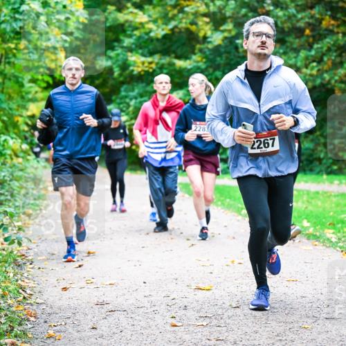 12.10.2025 - Bramfelder Halbmarathon 2025 Dr. Thomas Lammeyer http://msf.ph/oto/9349170 12.10.2025 10:29:51 Laufen 228, 2267 meine-sportfotos.de