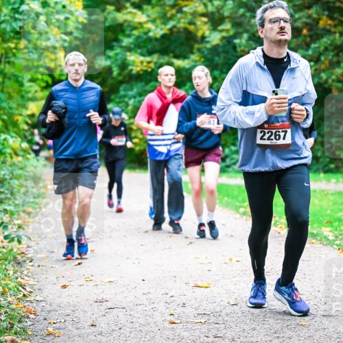 12.10.2025 - Bramfelder Halbmarathon 2025 Dr. Thomas Lammeyer http://msf.ph/oto/9349171 12.10.2025 10:29:51 Laufen 83, 2267 meine-sportfotos.de