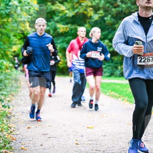12.10.2025 - Bramfelder Halbmarathon 2025 Dr. Thomas Lammeyer http://msf.ph/oto/9349173 12.10.2025 10:29:51 Laufen 2267 meine-sportfotos.de