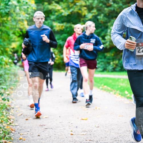 12.10.2025 - Bramfelder Halbmarathon 2025 Dr. Thomas Lammeyer http://msf.ph/oto/9349174 12.10.2025 10:29:51 Laufen 2267 meine-sportfotos.de