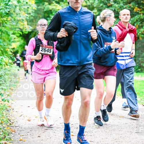 12.10.2025 - Bramfelder Halbmarathon 2025 Dr. Thomas Lammeyer http://msf.ph/oto/9349180 12.10.2025 10:29:52 Laufen 2645 meine-sportfotos.de