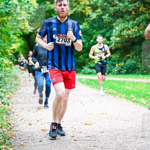 12.10.2025 - Bramfelder Halbmarathon 2025 Dr. Thomas Lammeyer http://msf.ph/oto/9349231 12.10.2025 10:30:02 Laufen 229, 2703, 65 meine-sportfotos.de