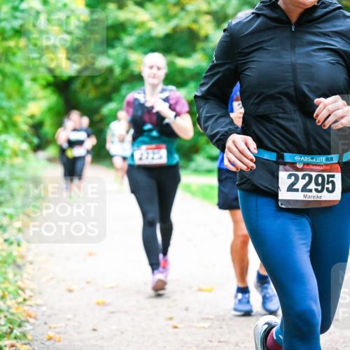 12.10.2025 - Bramfelder Halbmarathon 2025 Dr. Thomas Lammeyer http://msf.ph/oto/9349245 12.10.2025 10:30:05 Laufen 2725, 2295 meine-sportfotos.de