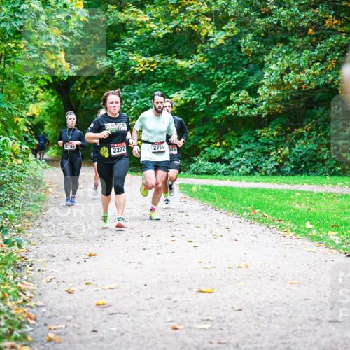 12.10.2025 - Bramfelder Halbmarathon 2025 Dr. Thomas Lammeyer http://msf.ph/oto/9349254 12.10.2025 10:30:07 Laufen 2740, 2222, 2751, 549 meine-sportfotos.de