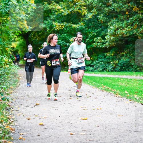 12.10.2025 - Bramfelder Halbmarathon 2025 Dr. Thomas Lammeyer http://msf.ph/oto/9349259 12.10.2025 10:30:08 Laufen 274, 2222, 2751 meine-sportfotos.de