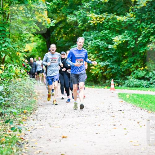 12.10.2025 - Bramfelder Halbmarathon 2025 Dr. Thomas Lammeyer http://msf.ph/oto/9349306 12.10.2025 10:30:24 Laufen 2592, 2349, 257 meine-sportfotos.de