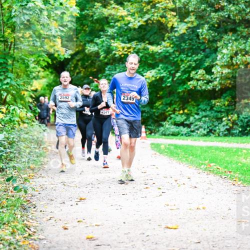 12.10.2025 - Bramfelder Halbmarathon 2025 Dr. Thomas Lammeyer http://msf.ph/oto/9349319 12.10.2025 10:30:26 Laufen 2592, 25775, 2349 meine-sportfotos.de