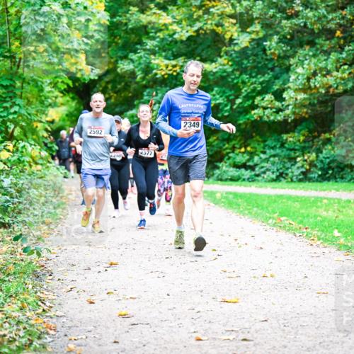 12.10.2025 - Bramfelder Halbmarathon 2025 Dr. Thomas Lammeyer http://msf.ph/oto/9349322 12.10.2025 10:30:26 Laufen 2592, 2398, 2577, 2349 meine-sportfotos.de