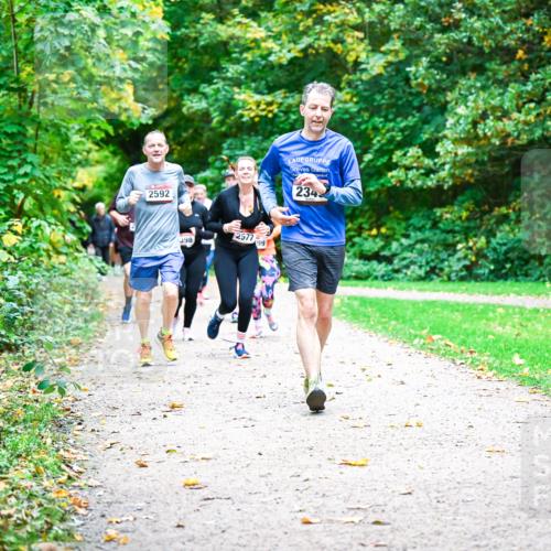 12.10.2025 - Bramfelder Halbmarathon 2025 Dr. Thomas Lammeyer http://msf.ph/oto/9349325 12.10.2025 10:30:27 Laufen 2592, 398, 2577, 199, 234 meine-sportfotos.de