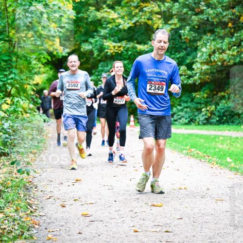12.10.2025 - Bramfelder Halbmarathon 2025 Dr. Thomas Lammeyer http://msf.ph/oto/9349329 12.10.2025 10:30:27 Laufen 2592, 898, 2577, 2349 meine-sportfotos.de