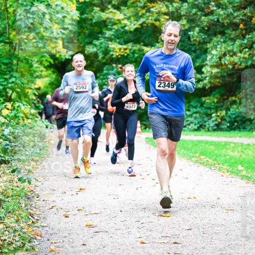 12.10.2025 - Bramfelder Halbmarathon 2025 Dr. Thomas Lammeyer http://msf.ph/oto/9349330 12.10.2025 10:30:27 Laufen 2592, 18, 2577, 2349 meine-sportfotos.de