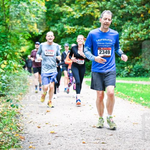 12.10.2025 - Bramfelder Halbmarathon 2025 Dr. Thomas Lammeyer http://msf.ph/oto/9349332 12.10.2025 10:30:28 Laufen 2592, 2577, 2349 meine-sportfotos.de