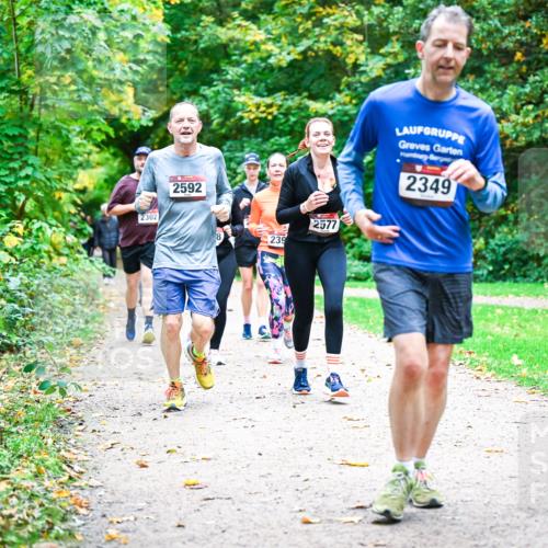 12.10.2025 - Bramfelder Halbmarathon 2025 Dr. Thomas Lammeyer http://msf.ph/oto/9349334 12.10.2025 10:30:28 Laufen 2302, 2592, 239, 2577, 2349 meine-sportfotos.de