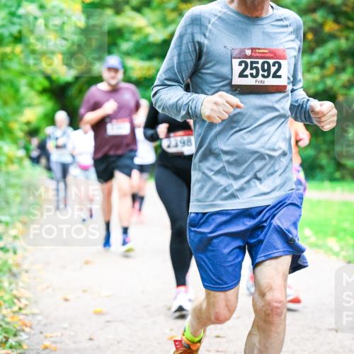 12.10.2025 - Bramfelder Halbmarathon 2025 Dr. Thomas Lammeyer http://msf.ph/oto/9349347 12.10.2025 10:30:30 Laufen 2198, 34, 2592 meine-sportfotos.de