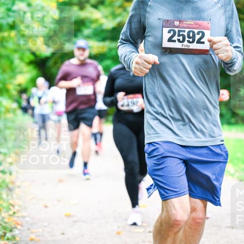 12.10.2025 - Bramfelder Halbmarathon 2025 Dr. Thomas Lammeyer http://msf.ph/oto/9349348 12.10.2025 10:30:30 Laufen 34, 2592 meine-sportfotos.de