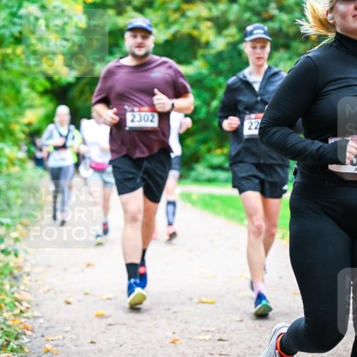 12.10.2025 - Bramfelder Halbmarathon 2025 Dr. Thomas Lammeyer http://msf.ph/oto/9349351 12.10.2025 10:30:31 Laufen 2302, 22, 398, 89 meine-sportfotos.de