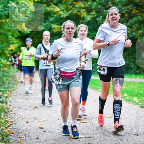 12.10.2025 - Bramfelder Halbmarathon 2025 Dr. Thomas Lammeyer http://msf.ph/oto/9349361 12.10.2025 10:30:34 Laufen 241, 966, 2965, 8, 142 meine-sportfotos.de