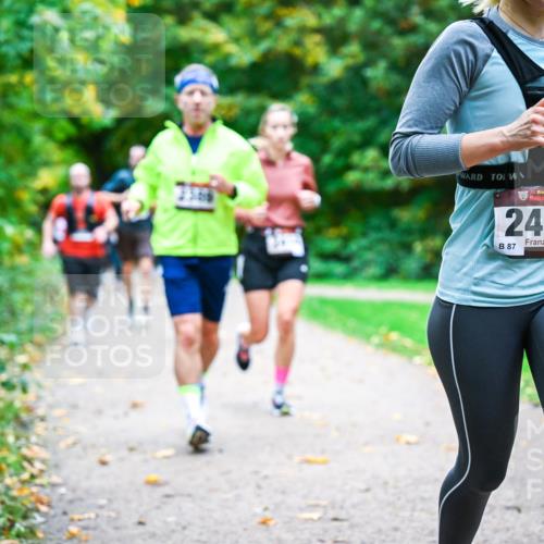 12.10.2025 - Bramfelder Halbmarathon 2025 Dr. Thomas Lammeyer http://msf.ph/oto/9349375 12.10.2025 10:30:36 Laufen 34, 112, 2419, 87 meine-sportfotos.de