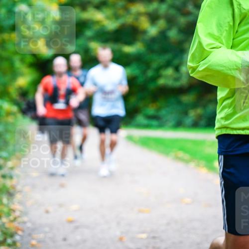 12.10.2025 - Bramfelder Halbmarathon 2025 Dr. Thomas Lammeyer http://msf.ph/oto/9349384 12.10.2025 10:30:38 Laufen 34, 3 meine-sportfotos.de