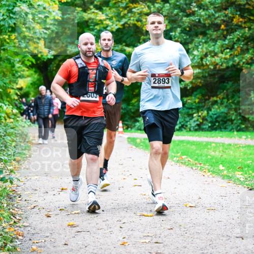 12.10.2025 - Bramfelder Halbmarathon 2025 Dr. Thomas Lammeyer http://msf.ph/oto/9349392 12.10.2025 10:30:39 Laufen 4005, 2893 meine-sportfotos.de