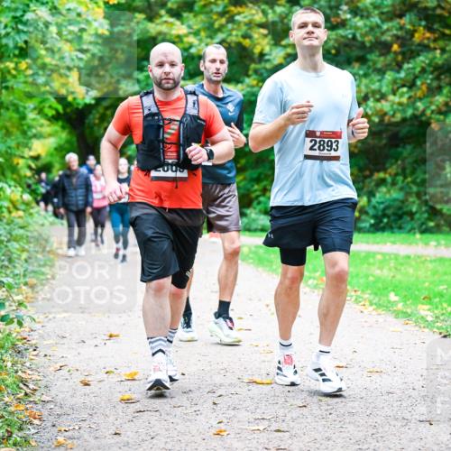 12.10.2025 - Bramfelder Halbmarathon 2025 Dr. Thomas Lammeyer http://msf.ph/oto/9349394 12.10.2025 10:30:39 Laufen 2893 meine-sportfotos.de