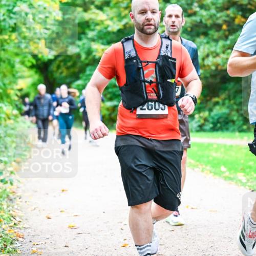 12.10.2025 - Bramfelder Halbmarathon 2025 Dr. Thomas Lammeyer http://msf.ph/oto/9349401 12.10.2025 10:30:40 Laufen 2603, 2893 meine-sportfotos.de