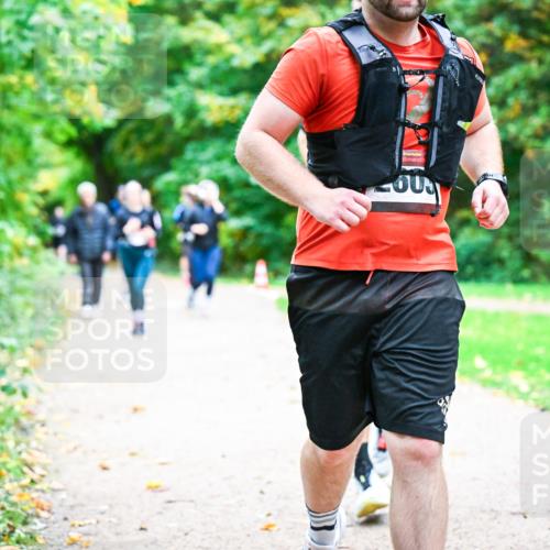 12.10.2025 - Bramfelder Halbmarathon 2025 Dr. Thomas Lammeyer http://msf.ph/oto/9349403 12.10.2025 10:30:41 Laufen  meine-sportfotos.de
