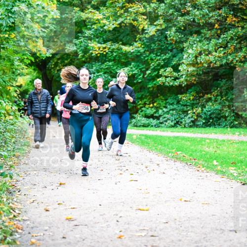 12.10.2025 - Bramfelder Halbmarathon 2025 Dr. Thomas Lammeyer http://msf.ph/oto/9349413 12.10.2025 10:30:43 Laufen 00, 56, 405 meine-sportfotos.de