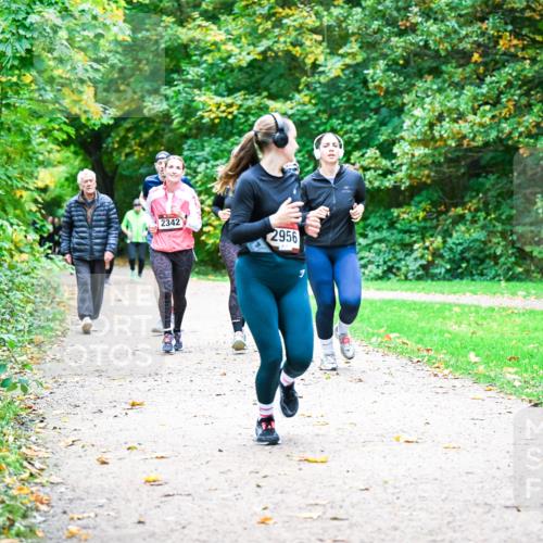12.10.2025 - Bramfelder Halbmarathon 2025 Dr. Thomas Lammeyer http://msf.ph/oto/9349421 12.10.2025 10:30:44 Laufen 2342, 2956 meine-sportfotos.de