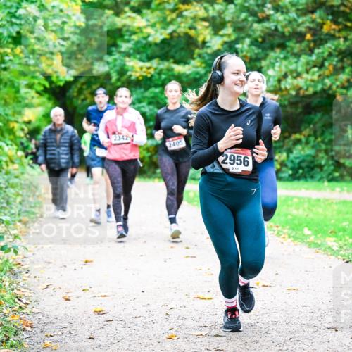 12.10.2025 - Bramfelder Halbmarathon 2025 Dr. Thomas Lammeyer http://msf.ph/oto/9349427 12.10.2025 10:30:45 Laufen 2342, 2405, 2956, 101 meine-sportfotos.de