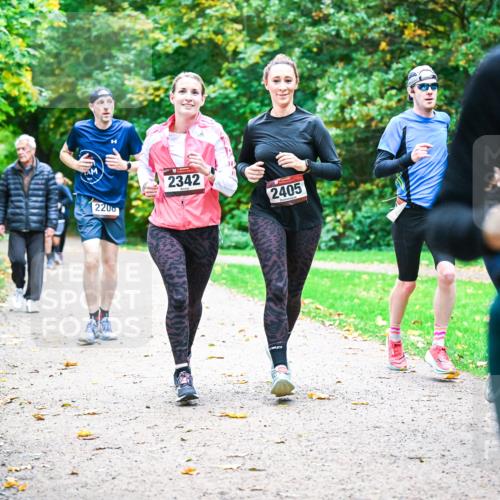 12.10.2025 - Bramfelder Halbmarathon 2025 Dr. Thomas Lammeyer http://msf.ph/oto/9349432 12.10.2025 10:30:47 Laufen 2200, 2342, 2405, 95 meine-sportfotos.de