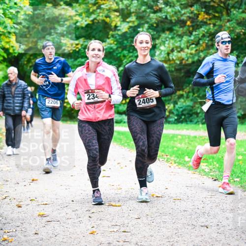 12.10.2025 - Bramfelder Halbmarathon 2025 Dr. Thomas Lammeyer http://msf.ph/oto/9349433 12.10.2025 10:30:47 Laufen 2206, 234, 2405 meine-sportfotos.de