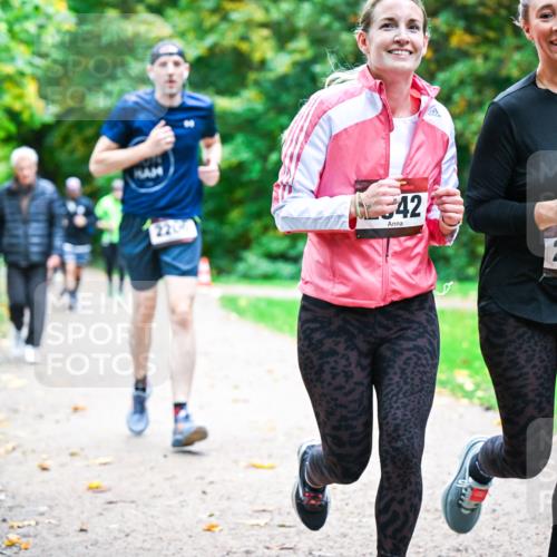 12.10.2025 - Bramfelder Halbmarathon 2025 Dr. Thomas Lammeyer http://msf.ph/oto/9349438 12.10.2025 10:30:48 Laufen 42, 2405 meine-sportfotos.de