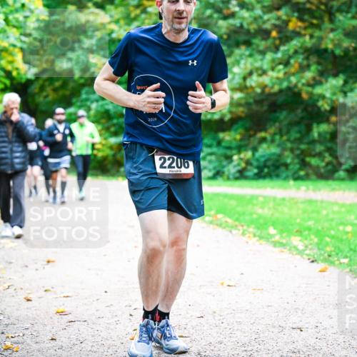 12.10.2025 - Bramfelder Halbmarathon 2025 Dr. Thomas Lammeyer http://msf.ph/oto/9349443 12.10.2025 10:30:49 Laufen 2019, 2206 meine-sportfotos.de