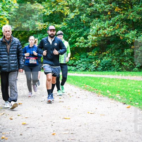 12.10.2025 - Bramfelder Halbmarathon 2025 Dr. Thomas Lammeyer http://msf.ph/oto/9349454 12.10.2025 10:30:53 Laufen 2189 meine-sportfotos.de