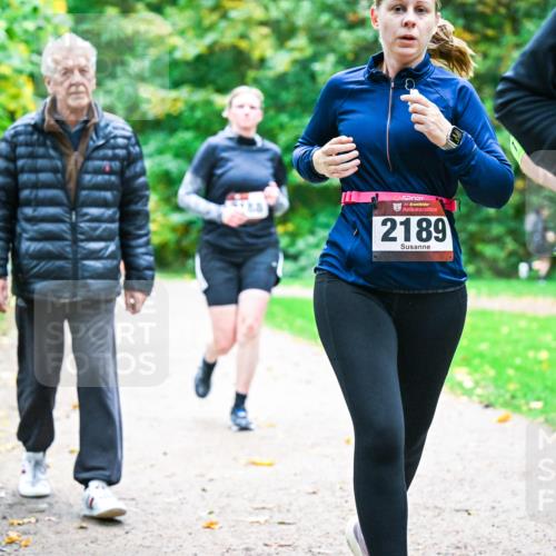 12.10.2025 - Bramfelder Halbmarathon 2025 Dr. Thomas Lammeyer http://msf.ph/oto/9349472 12.10.2025 10:30:55 Laufen 34, 2189 meine-sportfotos.de