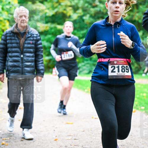 12.10.2025 - Bramfelder Halbmarathon 2025 Dr. Thomas Lammeyer http://msf.ph/oto/9349473 12.10.2025 10:30:56 Laufen 34, 2189 meine-sportfotos.de