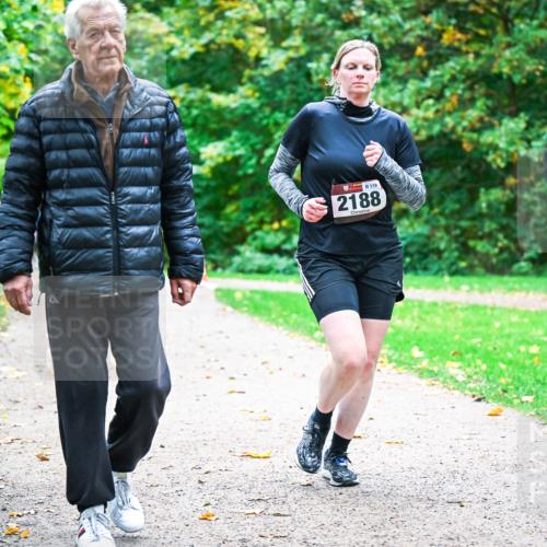 12.10.2025 - Bramfelder Halbmarathon 2025 Dr. Thomas Lammeyer http://msf.ph/oto/9349477 12.10.2025 10:30:56 Laufen 119, 2188 meine-sportfotos.de