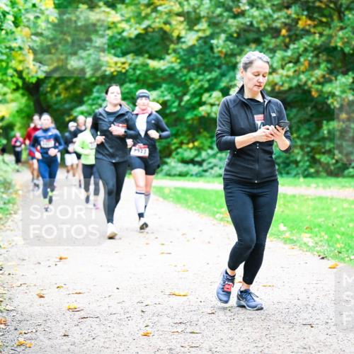 12.10.2025 - Bramfelder Halbmarathon 2025 Dr. Thomas Lammeyer http://msf.ph/oto/9349493 12.10.2025 10:31:01 Laufen 7877 meine-sportfotos.de