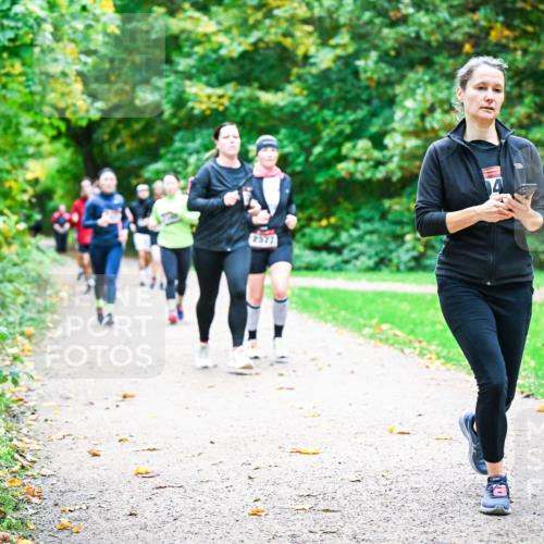 12.10.2025 - Bramfelder Halbmarathon 2025 Dr. Thomas Lammeyer http://msf.ph/oto/9349495 12.10.2025 10:31:01 Laufen 2577 meine-sportfotos.de