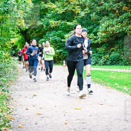 12.10.2025 - Bramfelder Halbmarathon 2025 Dr. Thomas Lammeyer http://msf.ph/oto/9349498 12.10.2025 10:31:02 Laufen 2421, 77 meine-sportfotos.de
