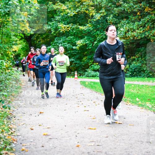 12.10.2025 - Bramfelder Halbmarathon 2025 Dr. Thomas Lammeyer http://msf.ph/oto/9349502 12.10.2025 10:31:02 Laufen 2421, 343, 27 meine-sportfotos.de