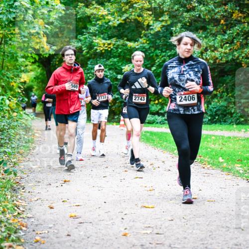 12.10.2025 - Bramfelder Halbmarathon 2025 Dr. Thomas Lammeyer http://msf.ph/oto/9349528 12.10.2025 10:31:07 Laufen 569, 2732, 2743, 2406 meine-sportfotos.de